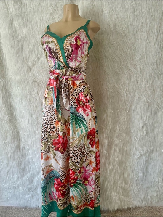 Guess Dresses & Skirts - GUESS Tropical Floral Maxi Dress with Green Accents